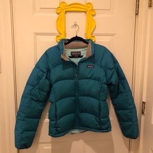 Patagonia Size M Turquoise Puffy Down Jacket!